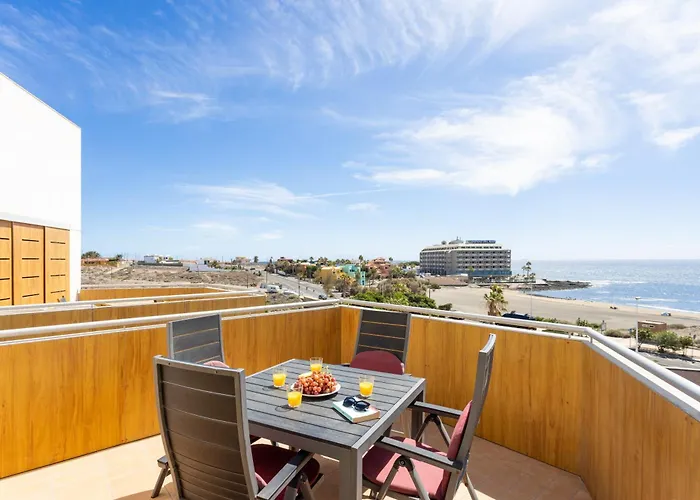 Apartament Seafront Penthouse In