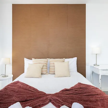 公寓 Seafront Penthouse In *