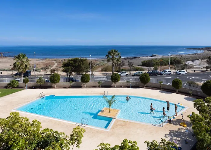 Seafront Penthouse In 公寓